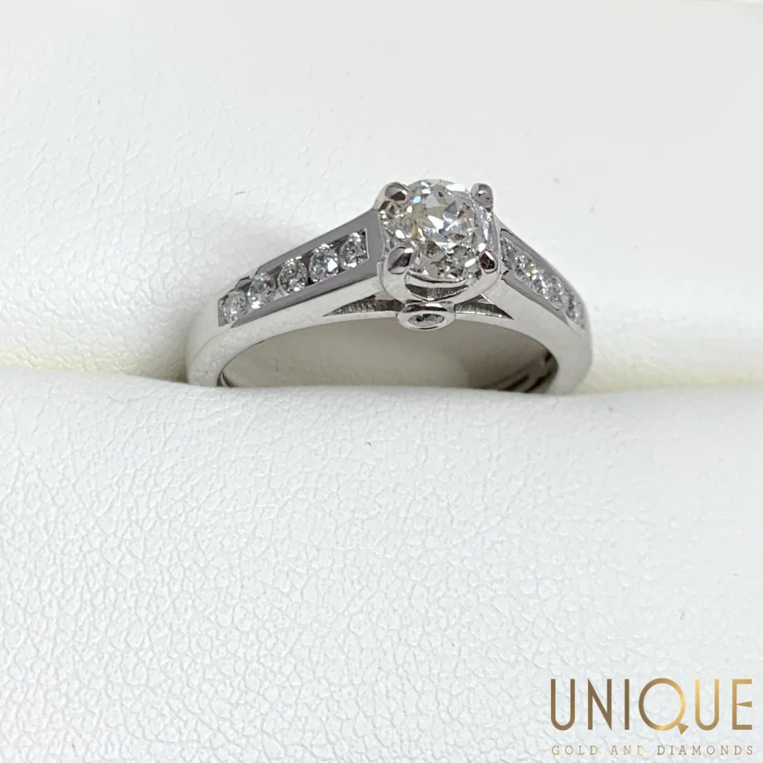 Lady's Diamond Engagement Ring