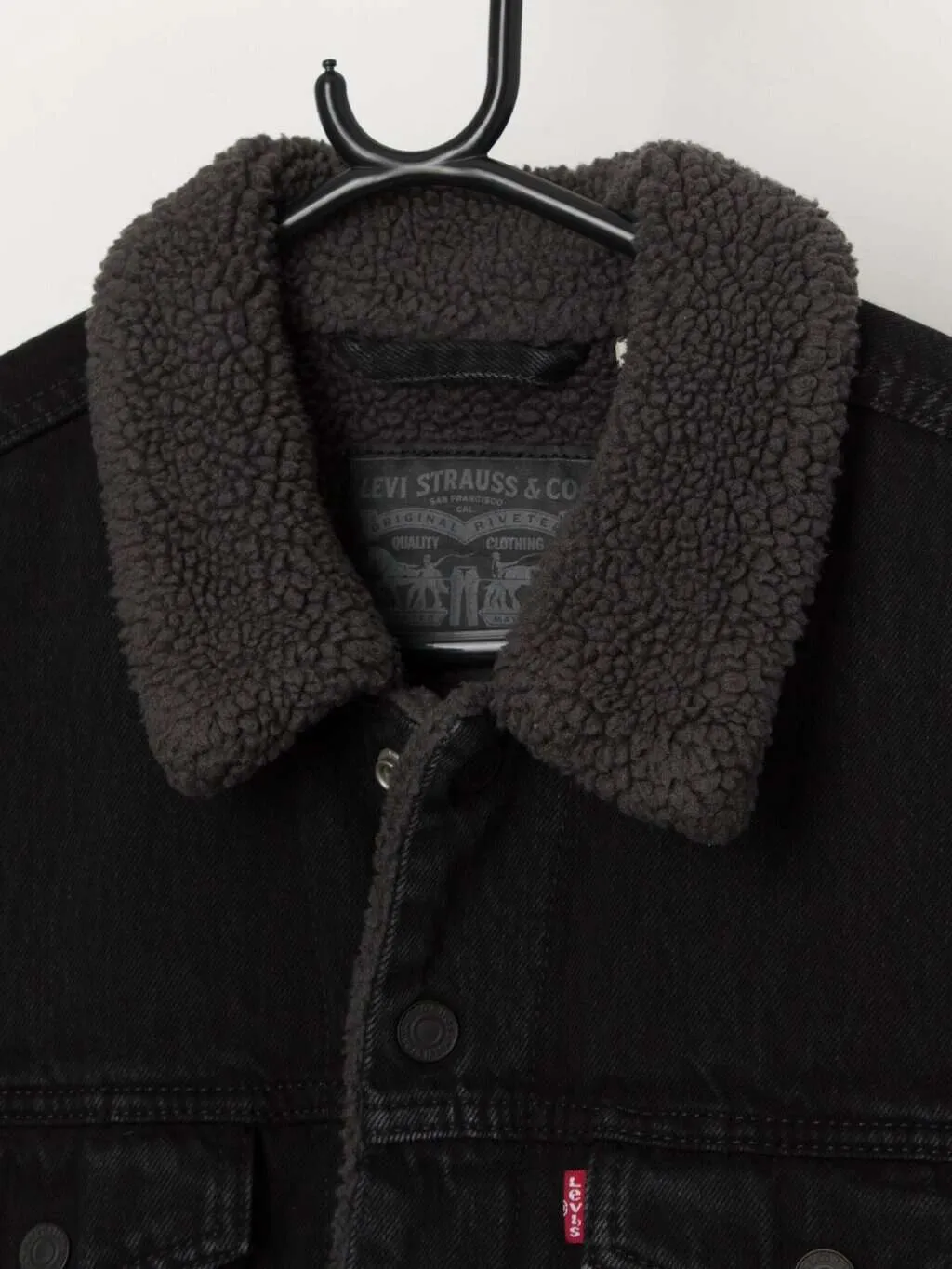 Levis denim sherpa trucker jacket in black – Medium