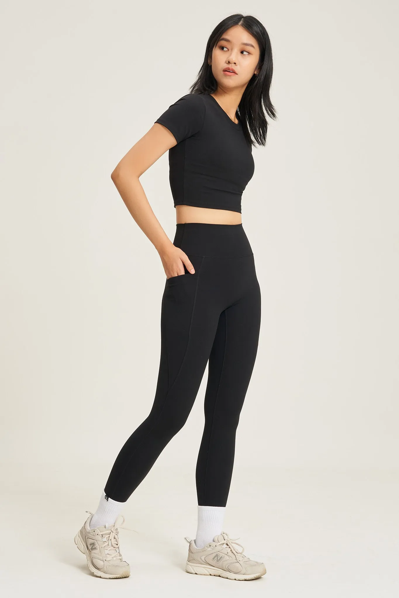 Pocket Leggings (Full 24) in Black Sesame